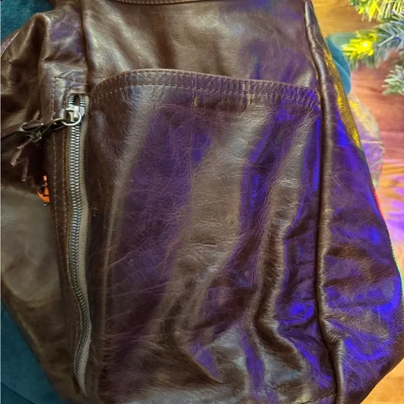 Rough & Tumble large 7 Pocket Leather Tote Bag - Picture 6 of 7